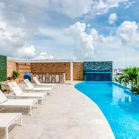 Adorable Rooftop Pool, Reliable Wifi, Near 5Th Ave
