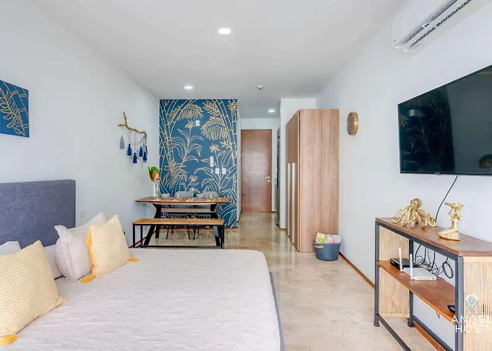 Rooftop Pool Vibes Steps To 5th Avenue & Playa del Carmen